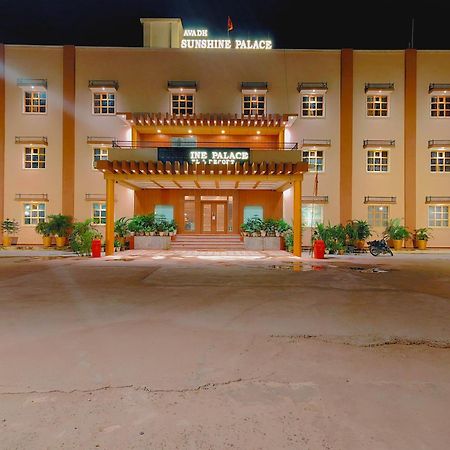 Avadh Sunshine Palace Hotel And Resort Ayodhya Extérieur photo