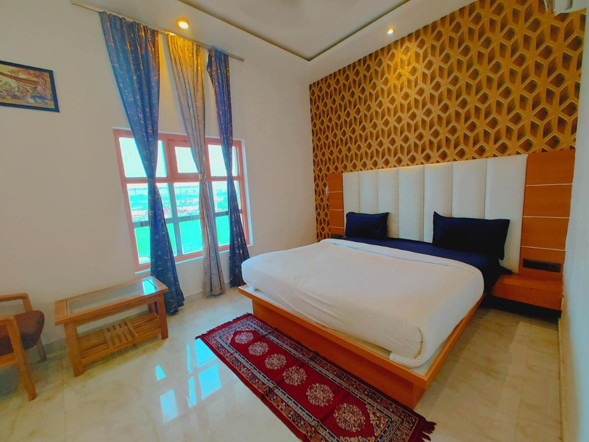 Avadh Sunshine Palace Hotel And Resort Ayodhya Extérieur photo