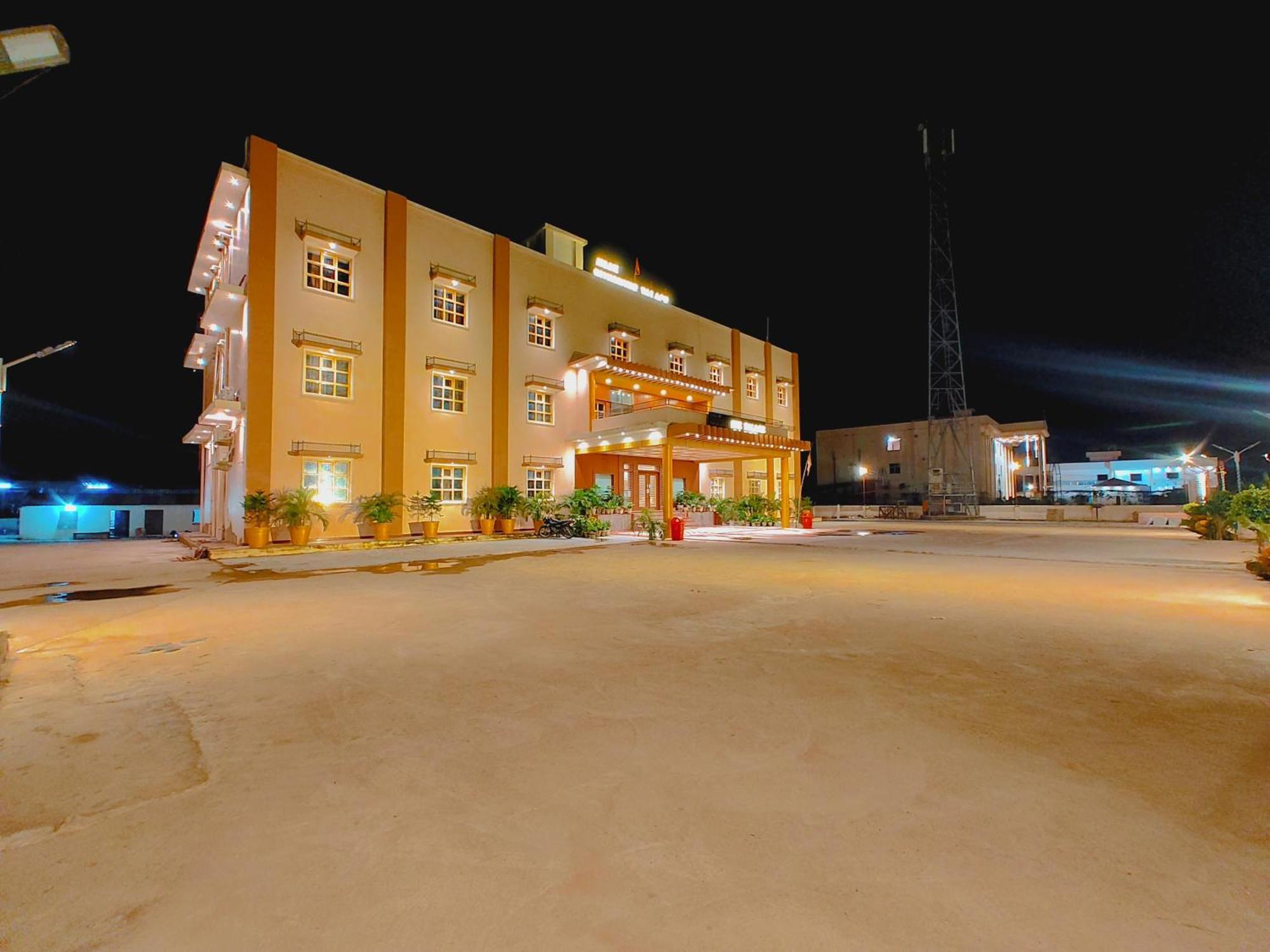Avadh Sunshine Palace Hotel And Resort Ayodhya Extérieur photo