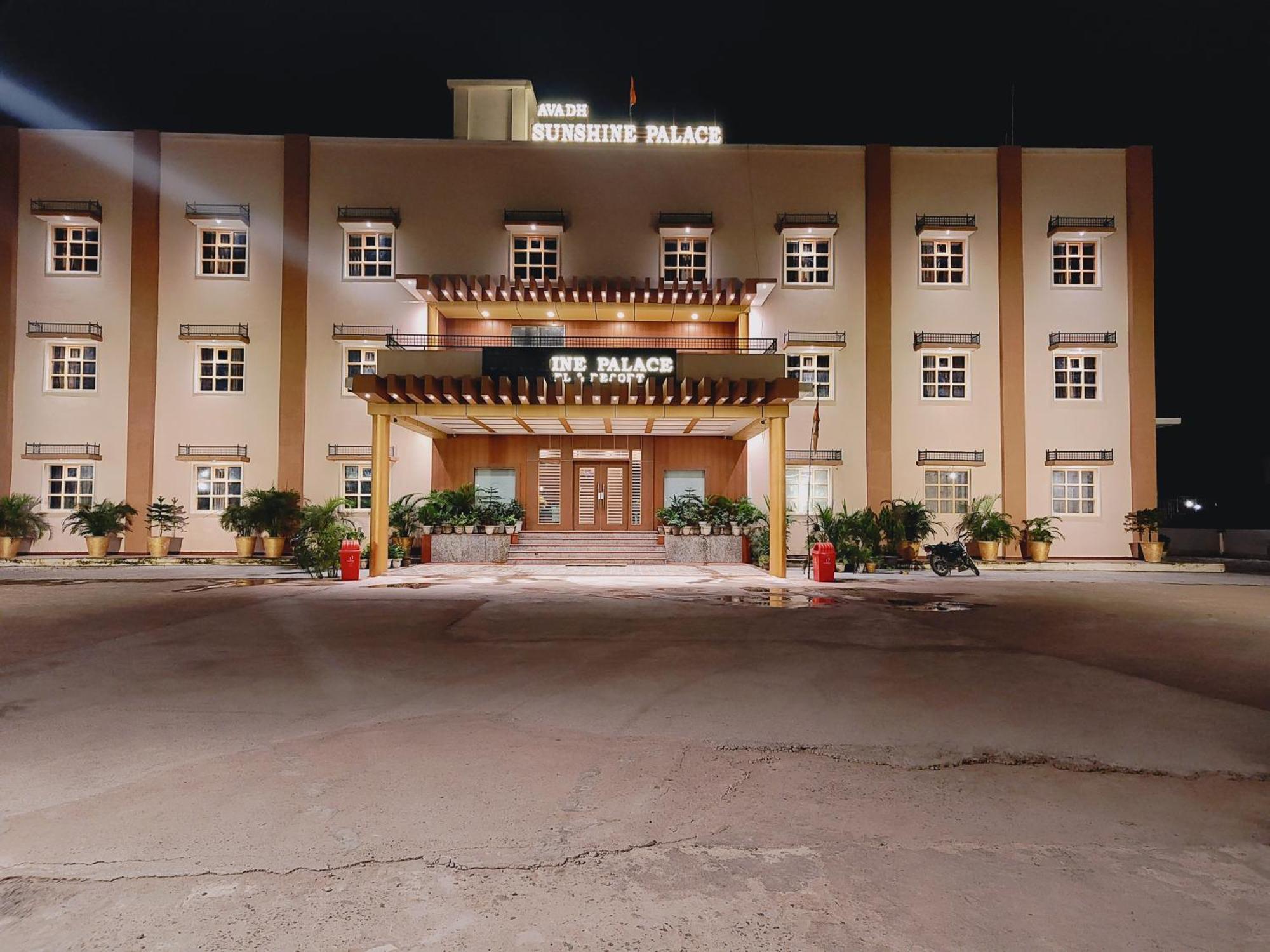 Avadh Sunshine Palace Hotel And Resort Ayodhya Extérieur photo