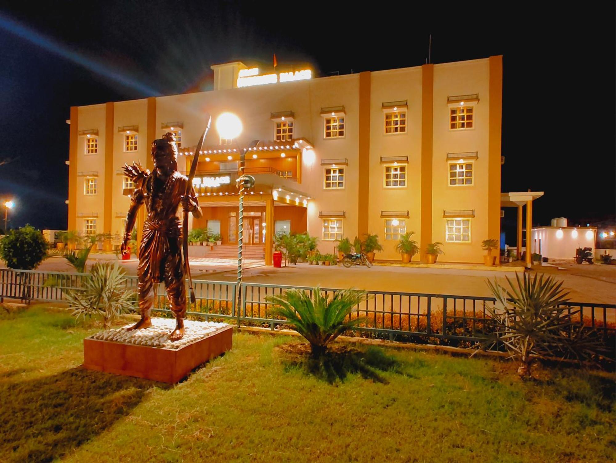 Avadh Sunshine Palace Hotel And Resort Ayodhya Extérieur photo