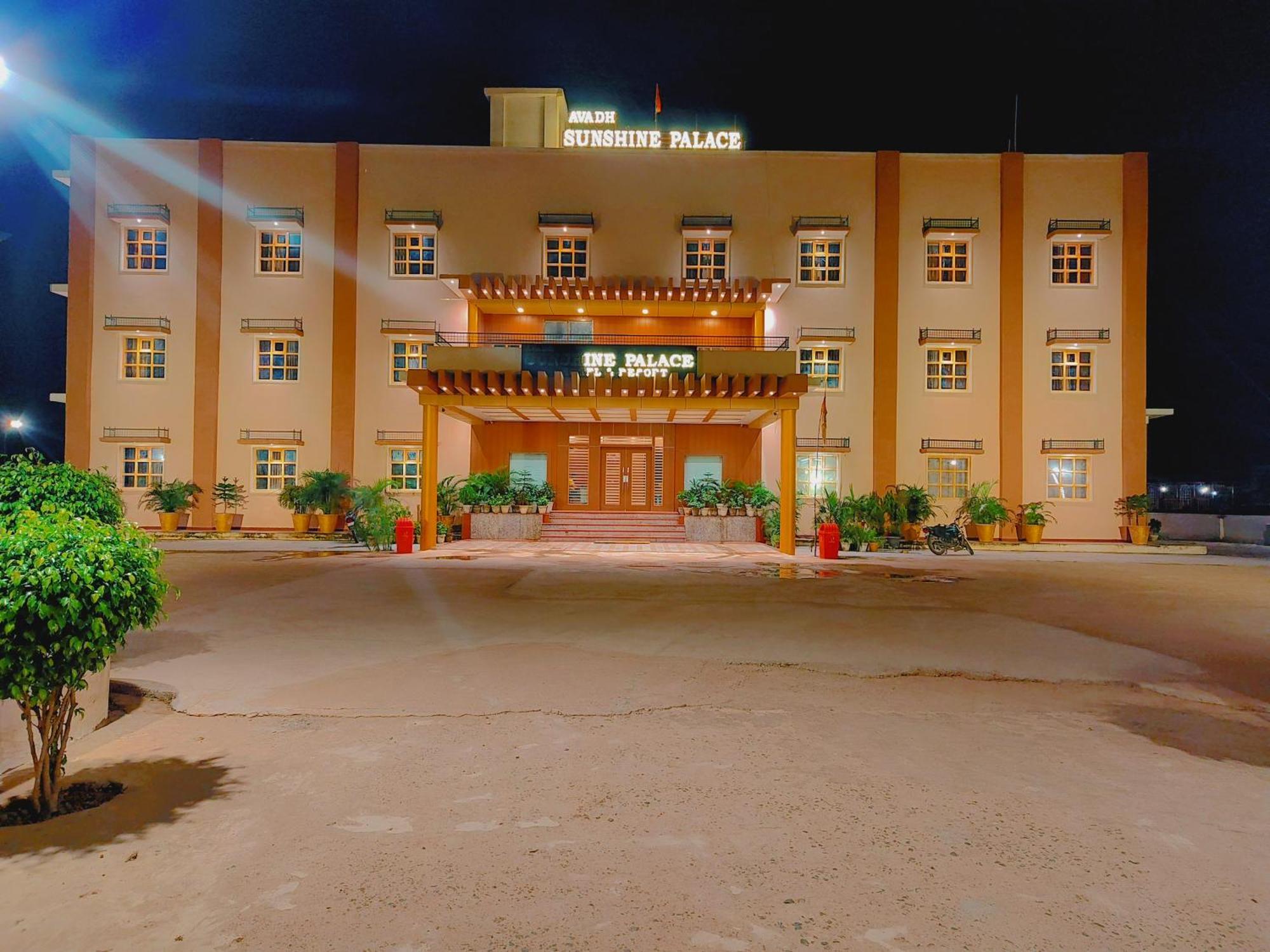 Avadh Sunshine Palace Hotel And Resort Ayodhya Extérieur photo
