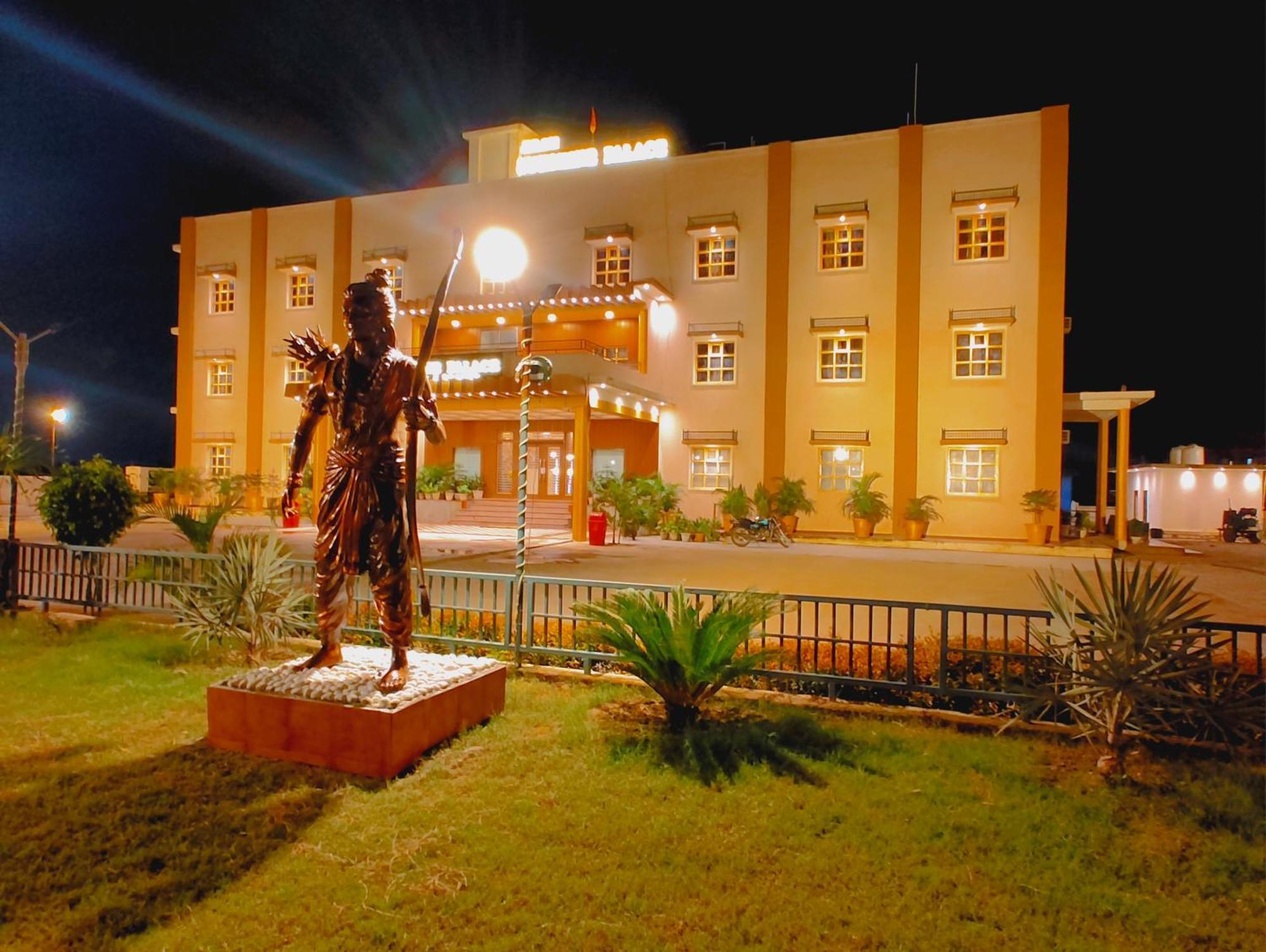 Avadh Sunshine Palace Hotel And Resort Ayodhya Extérieur photo
