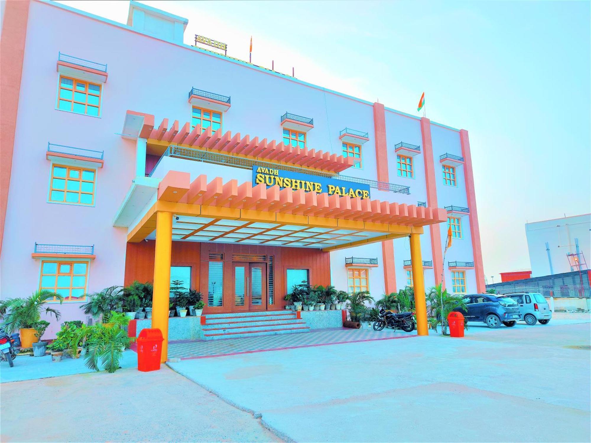 Avadh Sunshine Palace Hotel And Resort Ayodhya Extérieur photo