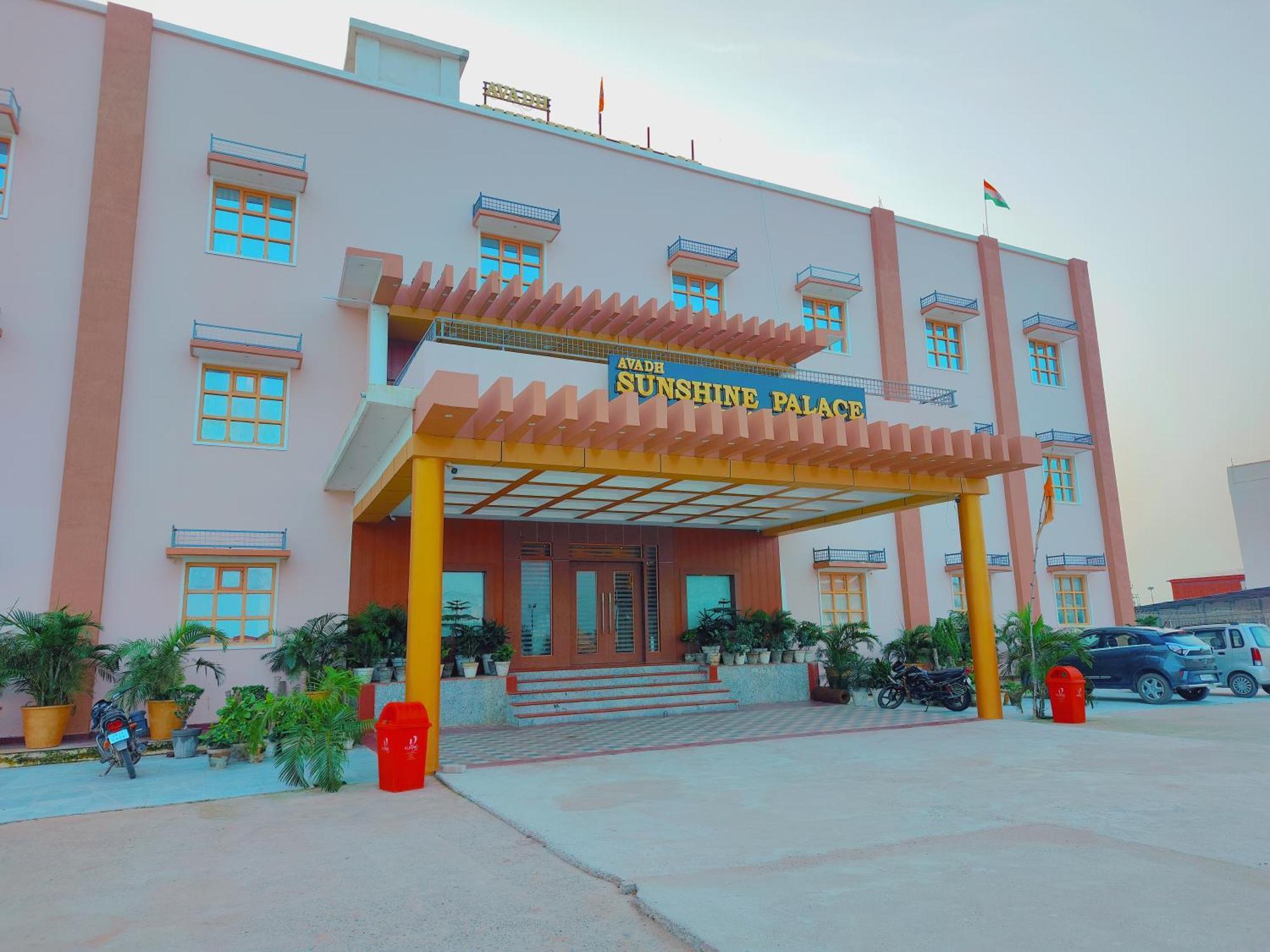 Avadh Sunshine Palace Hotel And Resort Ayodhya Extérieur photo