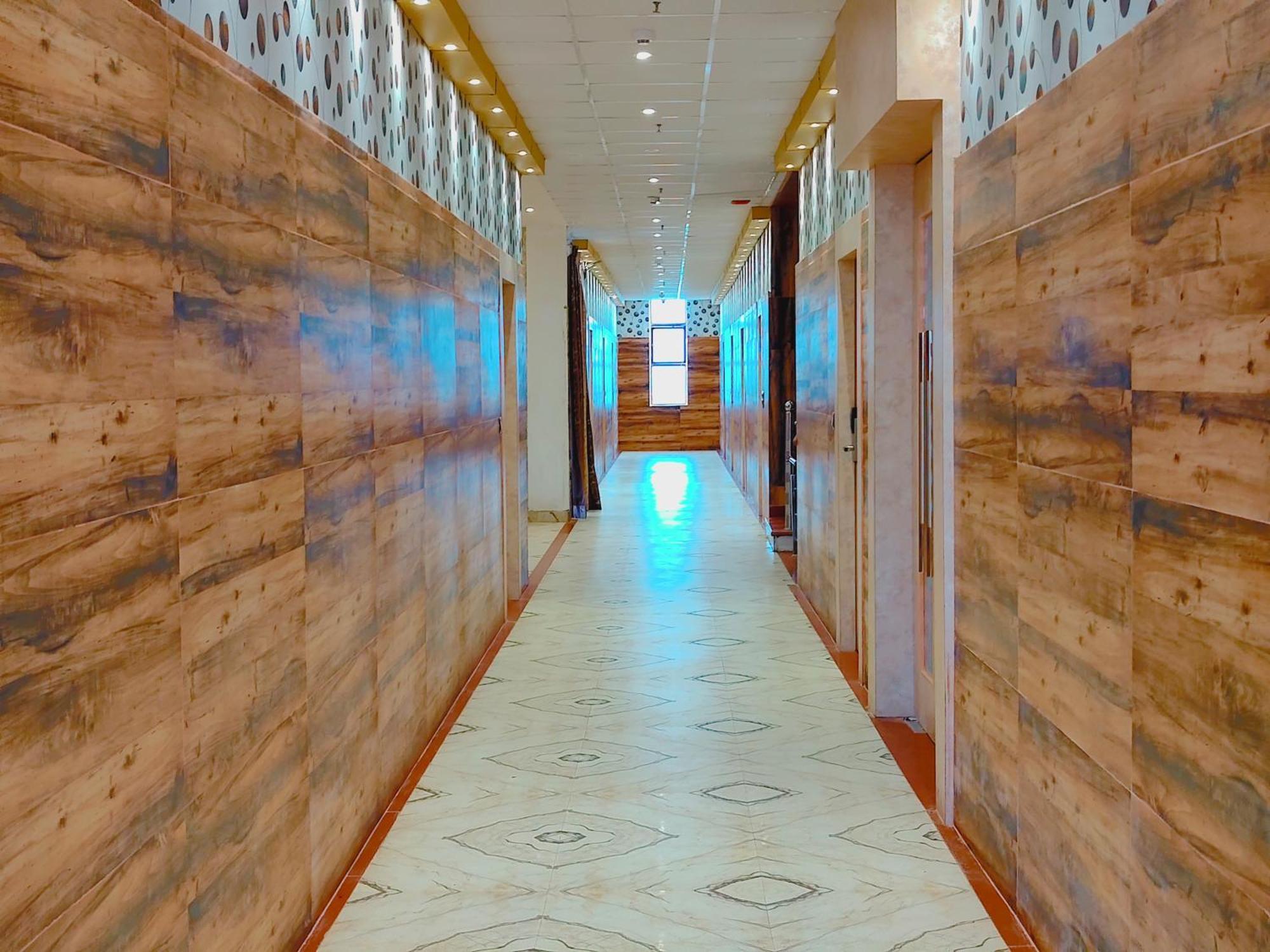 Avadh Sunshine Palace Hotel And Resort Ayodhya Extérieur photo